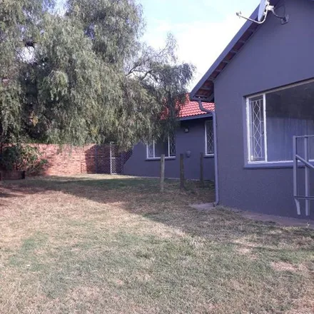 Image 2 - Harris Avenue, Isandovale, Gauteng, 1613, South Africa - Apartment for rent