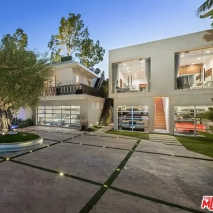 Rent this 8 bed house on 9313 Doheny Road in Beverly Hills, CA 90210