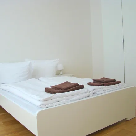 Rent this 3 bed room on Möckernstraße 113 in 10963 Berlin, Germany