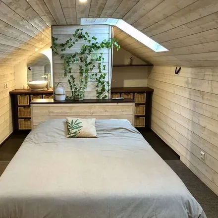 Rent this 4 bed house on Nécropole nationale de la Teste-de-Buch in Route Forestière 214 - Chemin des Sénégalais, 33260 La Teste-de-Buch
