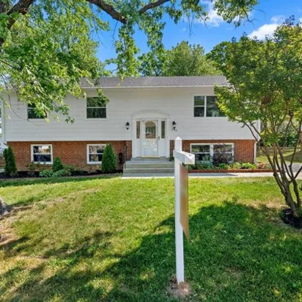 Image 2 - 2004 Wintergreen Avenue, District Heights, Prince George's County, MD 20747, USA - House for sale