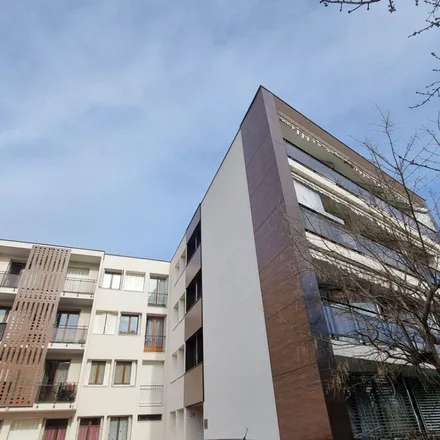 Rent this 2 bed apartment on 19 Rue des Gravouses in 63100 Clermont-Ferrand, France