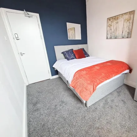Image 1 - Deckham Terrace, Gateshead, NE8 3TT, United Kingdom - Room for rent