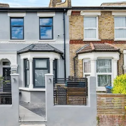 Buy this 2 bed townhouse on Holmesdale Road in London, SE25 6NJ