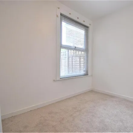 Rent this studio room on 27 Hatfield Road in North Watford, WD24 4AE