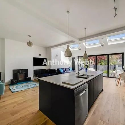 Buy this 5 bed duplex on Broomfield Lane in Bowes Park, London