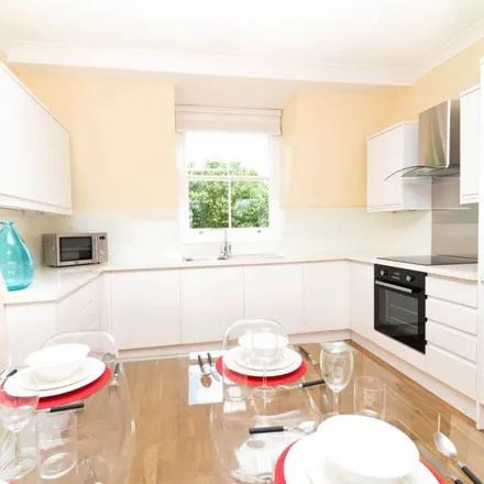 Image 5 - Clare Gardens, London, IG11 9JH, United Kingdom - Apartment for rent