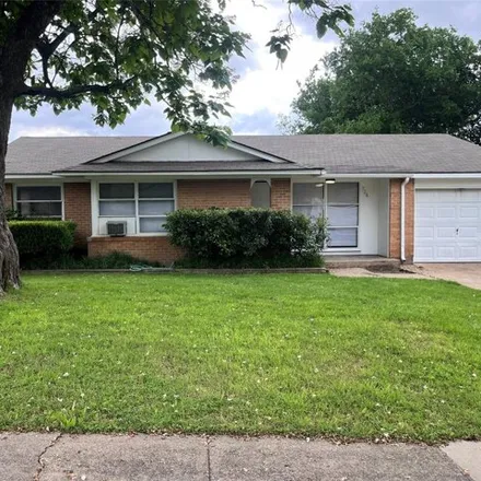 Buy this 3 bed house on 726 Midvale Drive in Dallas, TX 75232