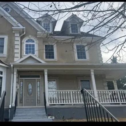 Buy this 5 bed house on 6231 Yellowstone Drive in Lincolnia, Fairfax County