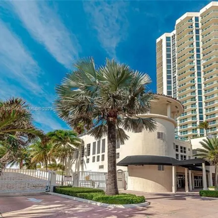 Image 2 - 7330 Ocean Terrace, Atlantic Heights, Miami Beach, FL 33141, USA - Condo for sale