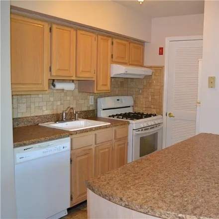 Image 3 - 1041 Washington Green, Vails Gate, New Windsor, NY 12553, USA - Condo for rent