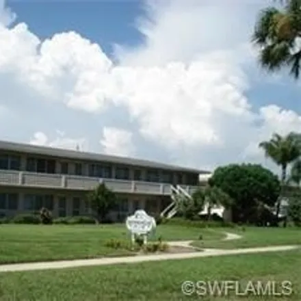 Rent this 1 bed condo on 425 12th Avenue South in Naples, FL 34102