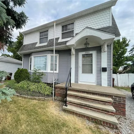 Buy this 3 bed house on 3323 Maplecrest Avenue in Parma, OH 44134