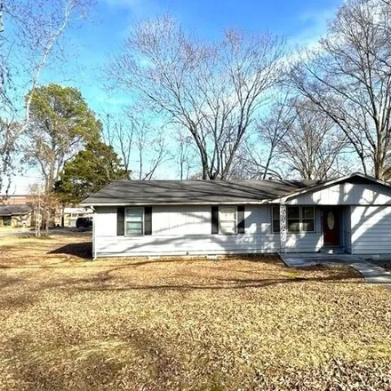 Buy this 3 bed house on 1375 West Iowa Street in Beebe, AR 72012
