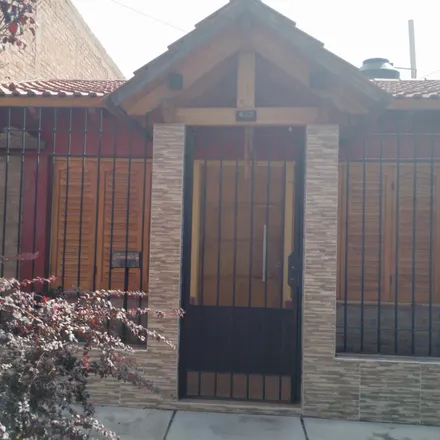 Buy this 2 bed house on Alfredo Bufano in Distrito Gutiérrez, 5511 Maipú