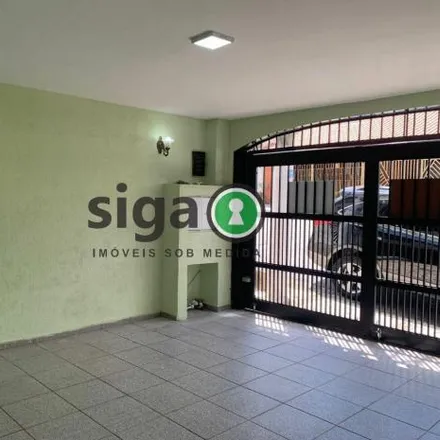 Rent this 3 bed house on Colégio Batalha in Rua Ângelo Pereira 310, Cidade Patriarca