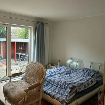 Rent this 6 bed apartment on Stellmoorer Tunneltal in Höltigbaum, 22145 Hamburg