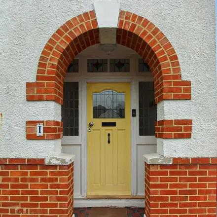 Rent this 3 bed duplex on 15 Whitecliff Crescent in Poole, BH14 8DT