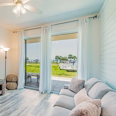 Rent this 3 bed condo on Orange Beach