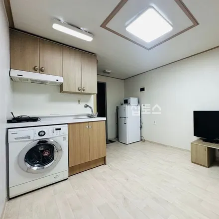 Rent this studio apartment on 서울특별시 강북구 번동 459-10