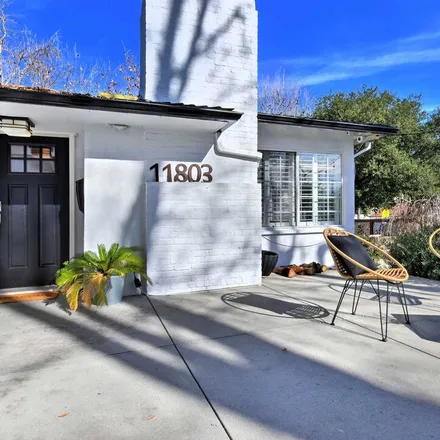 Image 3 - 11803 Hartsook Street, Los Angeles, CA 91607, USA - House for rent