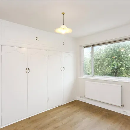 Rent this 4 bed apartment on Masons Green Lane in London, W5 3HA