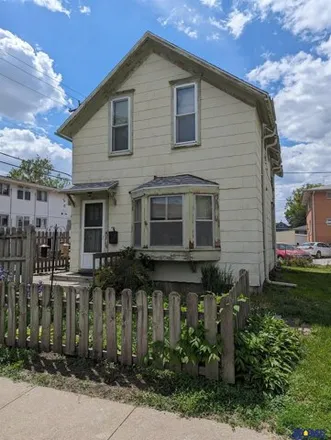 Buy this 2 bed house on 923 S 16th St in Lincoln, Nebraska