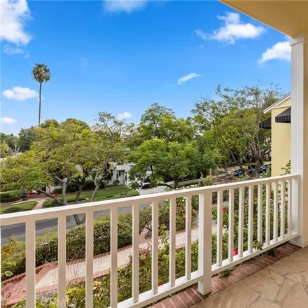Image 4 - 301 West Brookdale Place, Fullerton, CA 92832, USA - House for sale