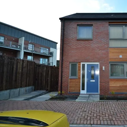 Rent this 3 bed house on Weir Street in Stirling, FK8 1FH