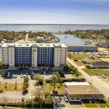 Buy this 3 bed condo on 199 Lake Avenue in Bonham Heights, Morehead City