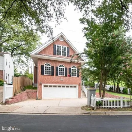 Rent this 4 bed house on 4034 7th Street South in Arlington, VA 22204