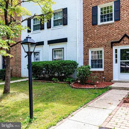 Image 3 - 14801 Maidstone Court, London Towne, Centreville, VA 20120, USA - Townhouse for sale