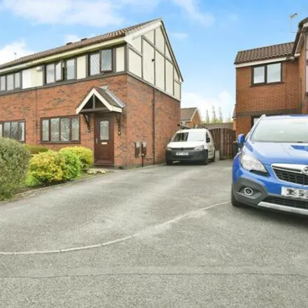 Buy this 3 bed duplex on Canterfield Close in Audenshaw, M43 7ES