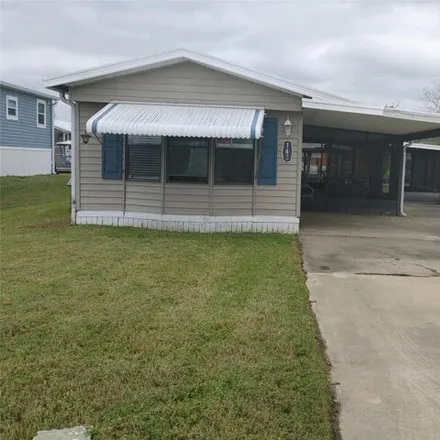 Buy this studio apartment on 153 Paradise Drive in Welaka, Putnam County