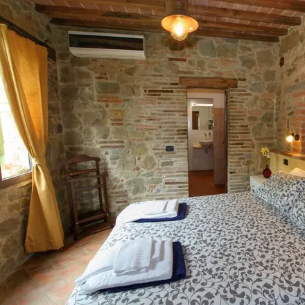 Rent this 3 bed house on Chiesa di San Biagio in Via di Pieve Vecchia, 52046 Lucignano AR