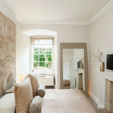 Image 2 - Royal Crescent, Bath, BA1 2LX, United Kingdom - Apartment for rent