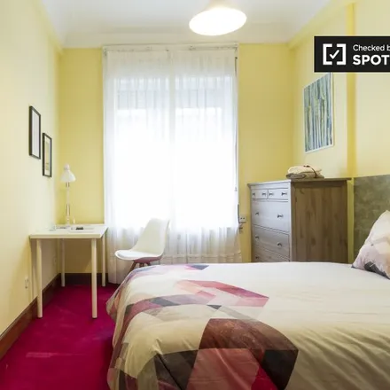 Rent this 7 bed room on Calle Iparraguirre / Iparraguirre kalea in 1, 48009 Bilbao