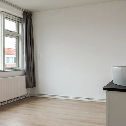 Rent this 4 bed apartment on De Ruyterweg 35 in 8921 KJ Leeuwarden, Netherlands