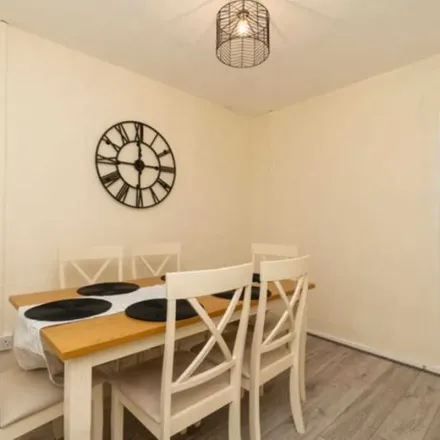 Image 2 - 18 Orpen Gardens, Bristol, BS7 9UA, United Kingdom - Duplex for rent