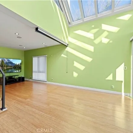Image 3 - 4711 Colfax Avenue, Los Angeles, CA 91602, USA - Townhouse for sale
