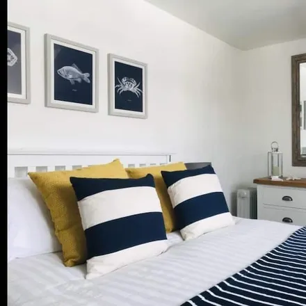 Rent this 2 bed apartment on Norton Park in Dartmouth, TQ6 0NQ