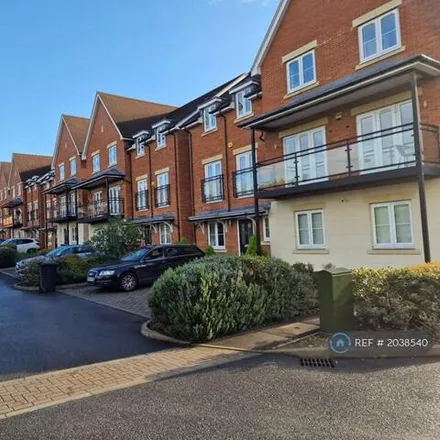 Rent this 4 bed duplex on Foxherne in Slough, SL3 7AR