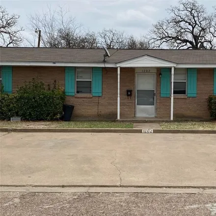 Image 8 - 1204 Northwest 3rd Avenue, Mineral Wells, TX 76067, USA - House for rent