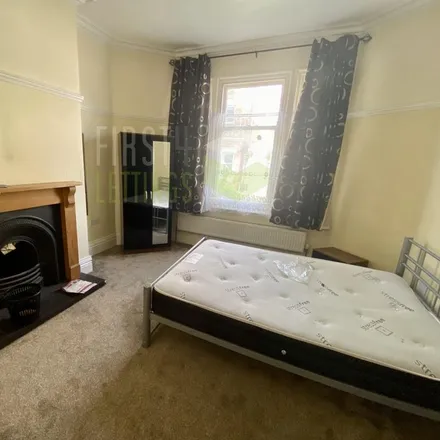 Rent this 6 bed house on The Leicestershire School of Music in College Street, Leicester