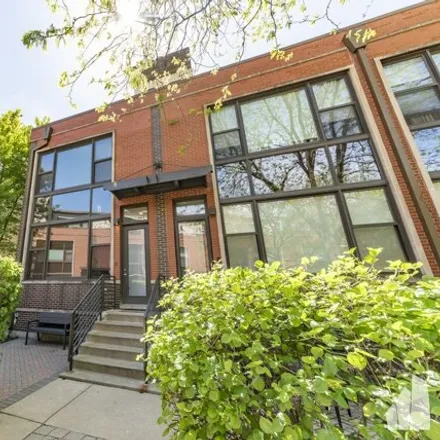 Rent this 2 bed townhouse on 903-933 North Kingsbury Street in Chicago, IL 60610