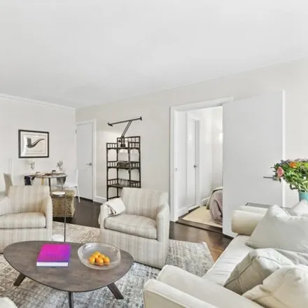 Image 2 - Allure Plastic Surgery, 150 East 61st Street, New York, NY 10065, USA - Apartment for sale