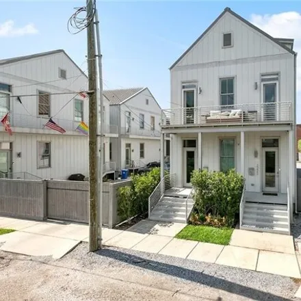 Buy this 3 bed condo on 2219 Saint Thomas Street in New Orleans, LA 70130