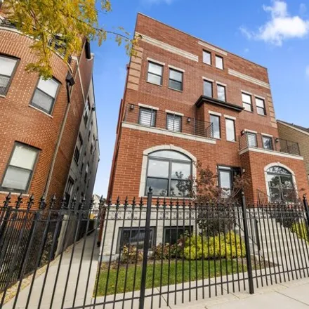Buy this 3 bed condo on 4453 South Lake Park Avenue in Chicago, IL 60615