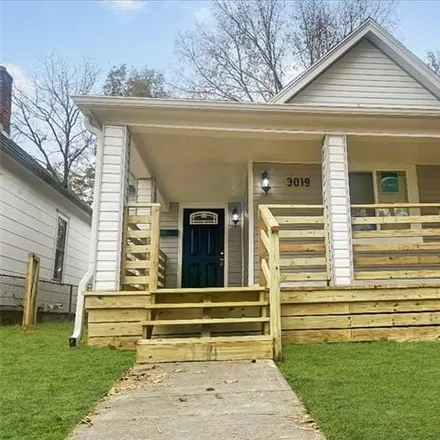 Buy this 2 bed house on 3061 East 20th Street in Kansas City, MO 64127