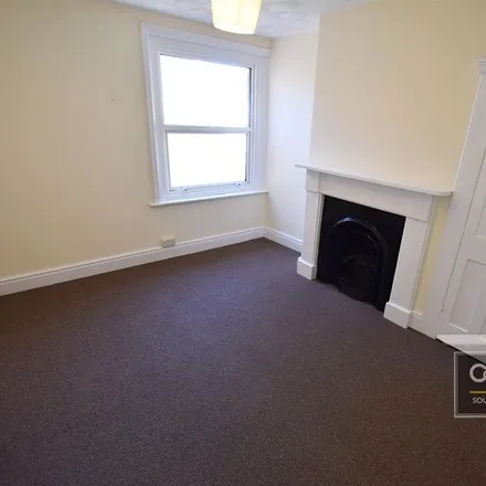 Image 3 - 79 Hillside Avenue, Southampton, SO18 1JZ, United Kingdom - Duplex for rent